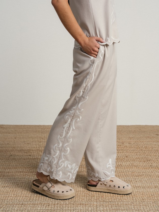Wide-leg trousers with embroidery Wide-leg trousers with embroidery