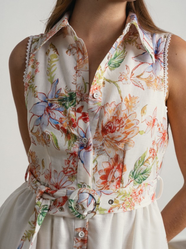 Long dress with formal print.