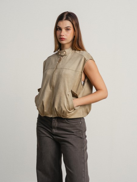 Vest with pockets