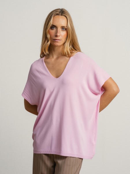 Flowy short-sleeved camisole with a round neckline and sheer
