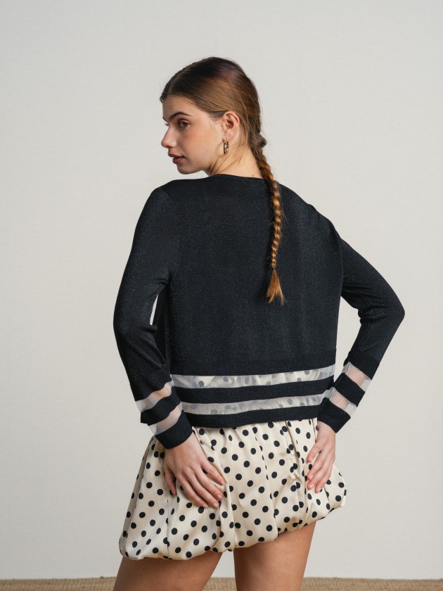 Jacket with button and two transparent stripes.