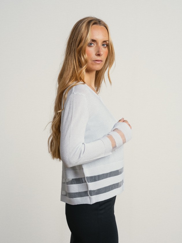 Jacket with button and two transparent stripes.