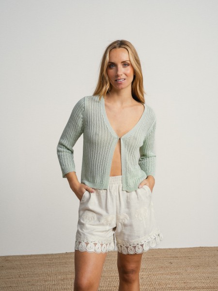 Knitted jacket with button