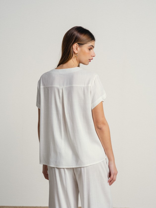 Blouse with buttons and v-neck Blouse with buttons and v-neck