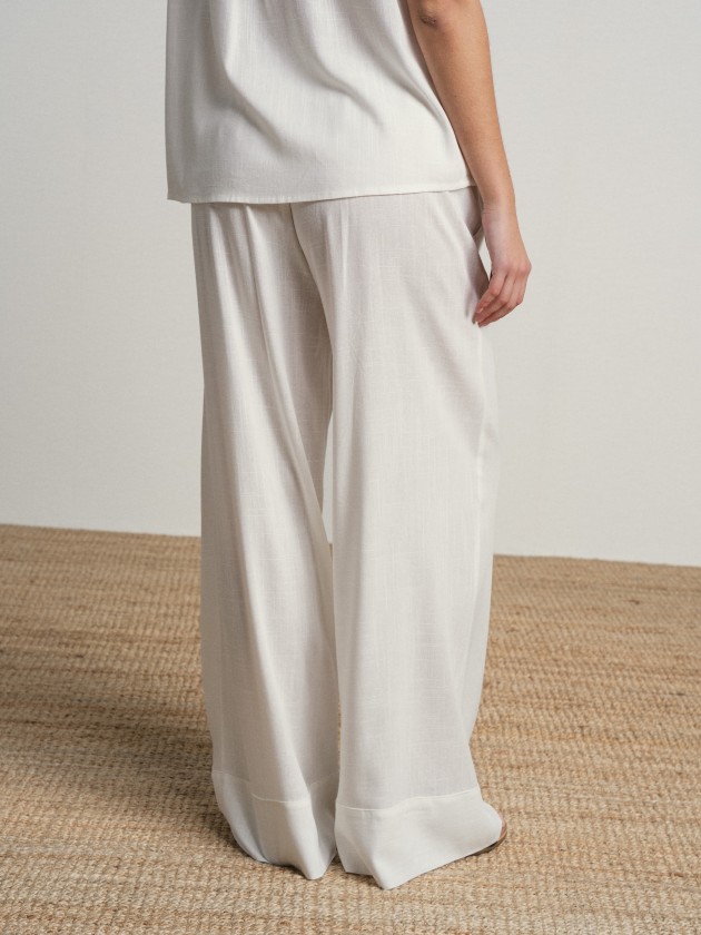 Wide-legged pants Wide-legged pants