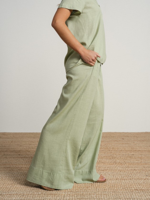 Wide-legged pants Wide-legged pants