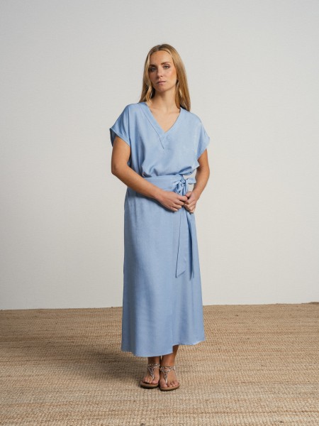 Midi skirt with side tie.