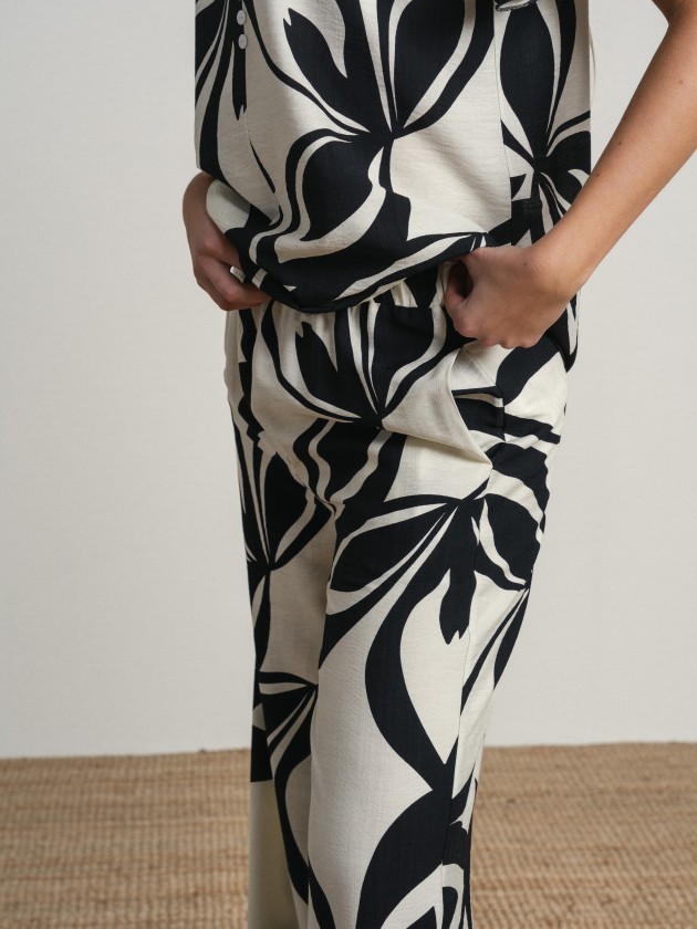 Wide-leg printed pants Wide-leg printed pants