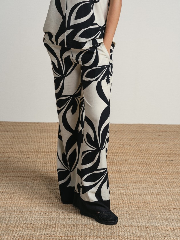 Wide-leg printed pants Wide-leg printed pants