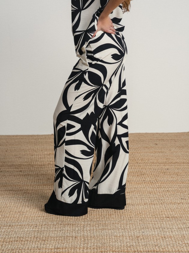 Wide-leg printed pants Wide-leg printed pants