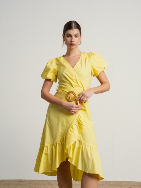 Cotton dress with balloon sleeves and belt.