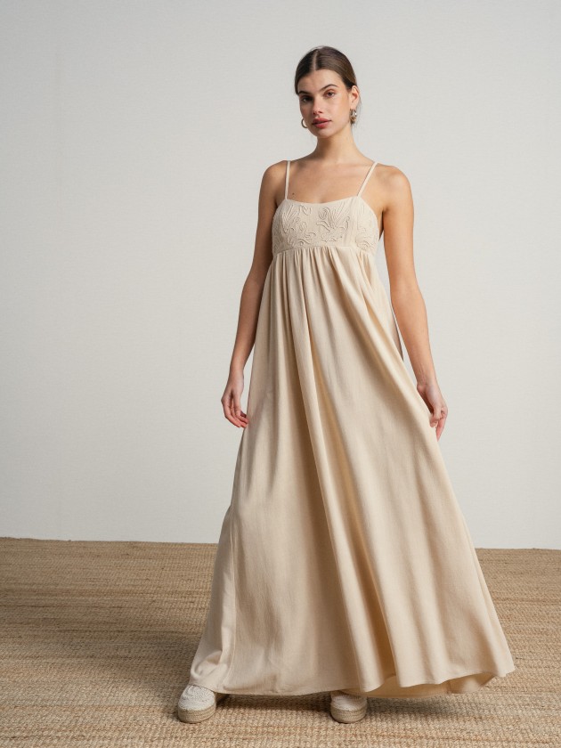 Flowy maxi dress with embroidery.