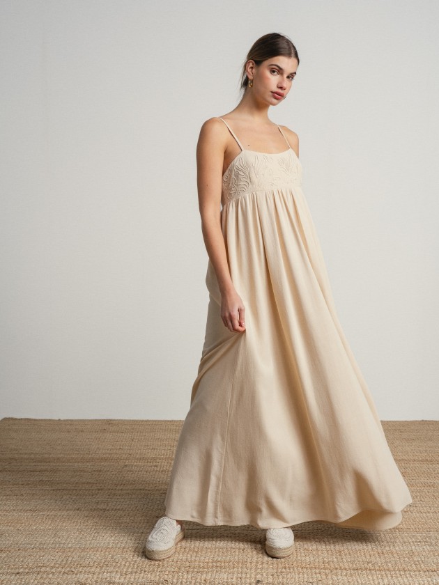 Flowy maxi dress with embroidery.