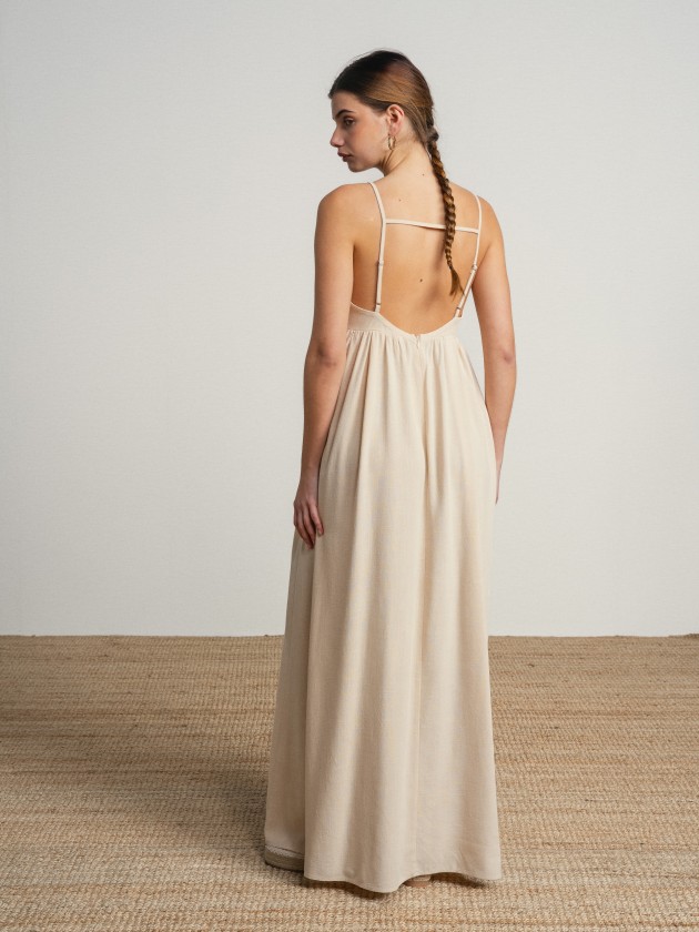 Flowy maxi dress with embroidery.