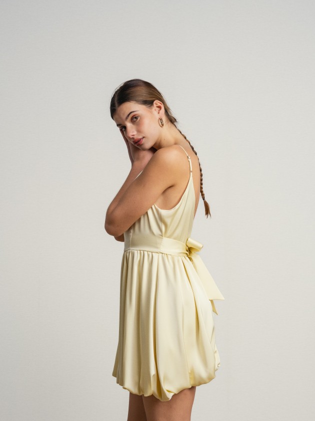 Balloon v-neck dress Balloon v-neck dress