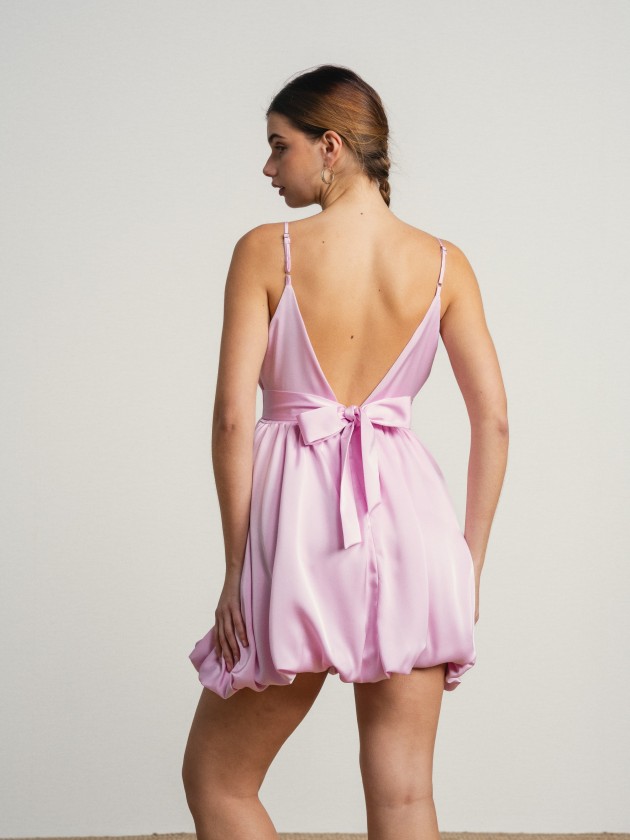Robe bouffante � col en v