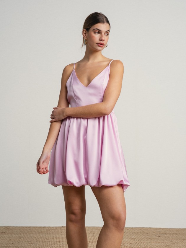 Robe bouffante � col en v