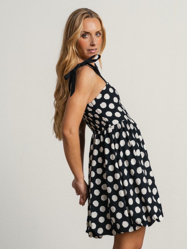 Dress with polka dots in a balloon Dress with polka dots in a balloon