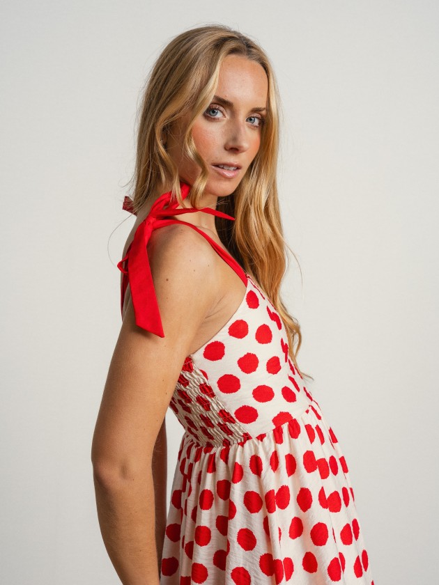 Dress with polka dots in a balloon