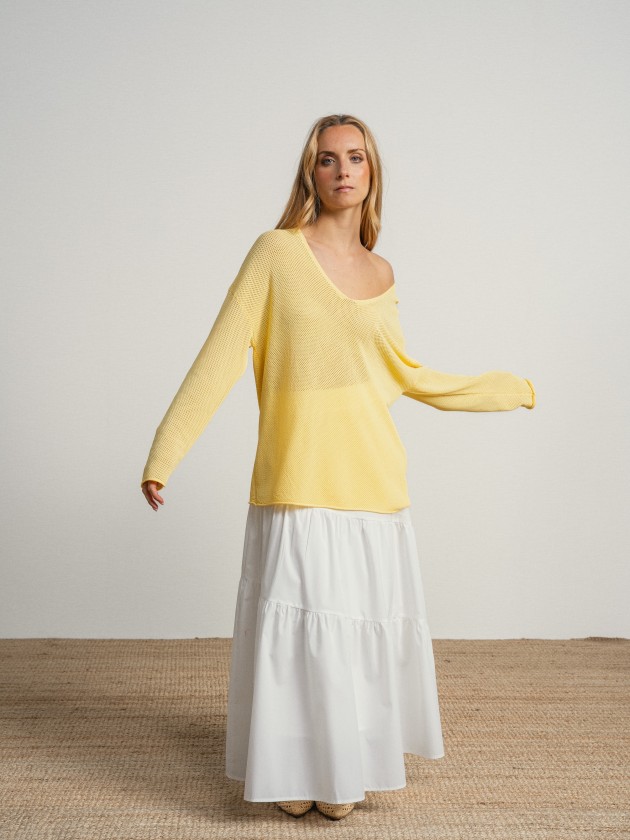 Loose-fitting v-neck sweater Loose-fitting v-neck sweater