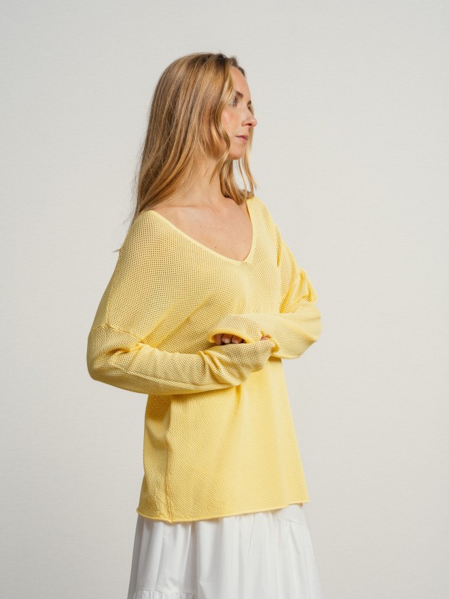 Loose-fitting v-neck sweater Loose-fitting v-neck sweater