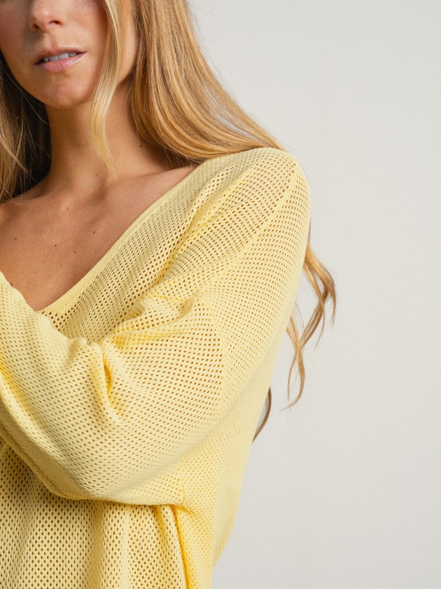 Loose-fitting v-neck sweater Loose-fitting v-neck sweater