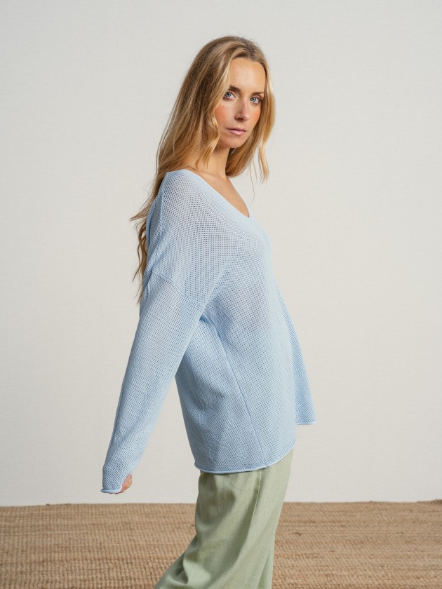 Loose-fitting v-neck sweater Loose-fitting v-neck sweater