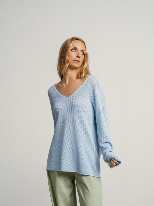 Loose-fitting v-neck sweater Loose-fitting v-neck sweater