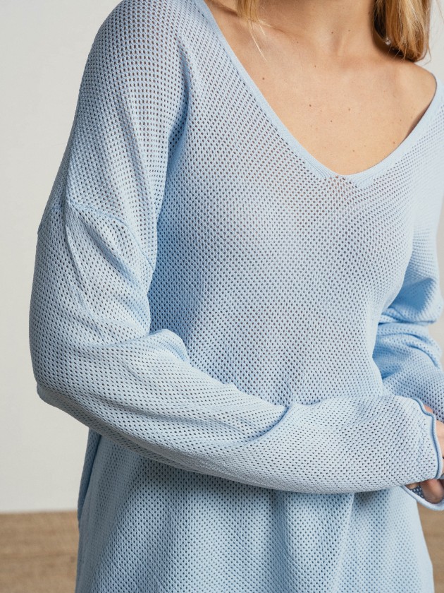 Loose-fitting v-neck sweater Loose-fitting v-neck sweater