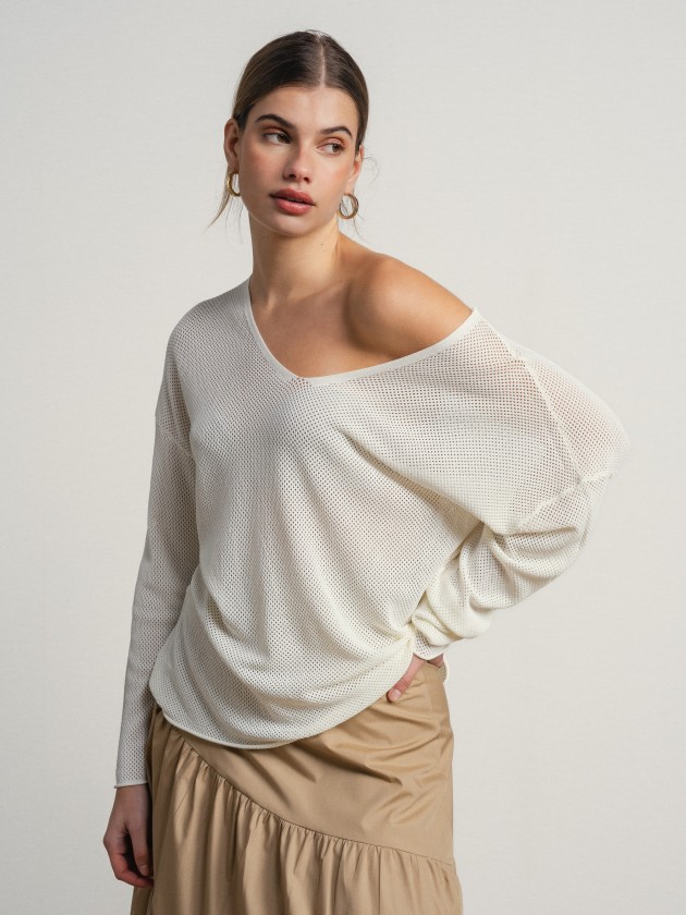 Loose-fitting v-neck sweater Loose-fitting v-neck sweater