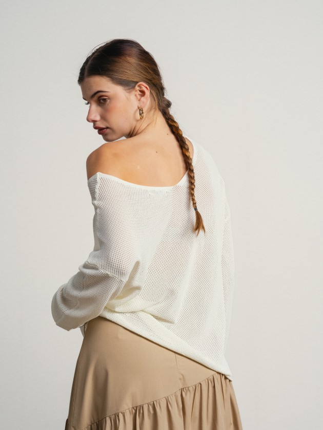 Loose-fitting v-neck sweater Loose-fitting v-neck sweater