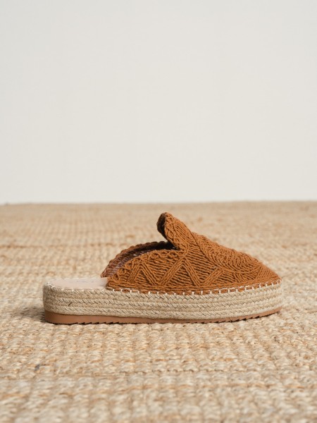 Embroidered clog