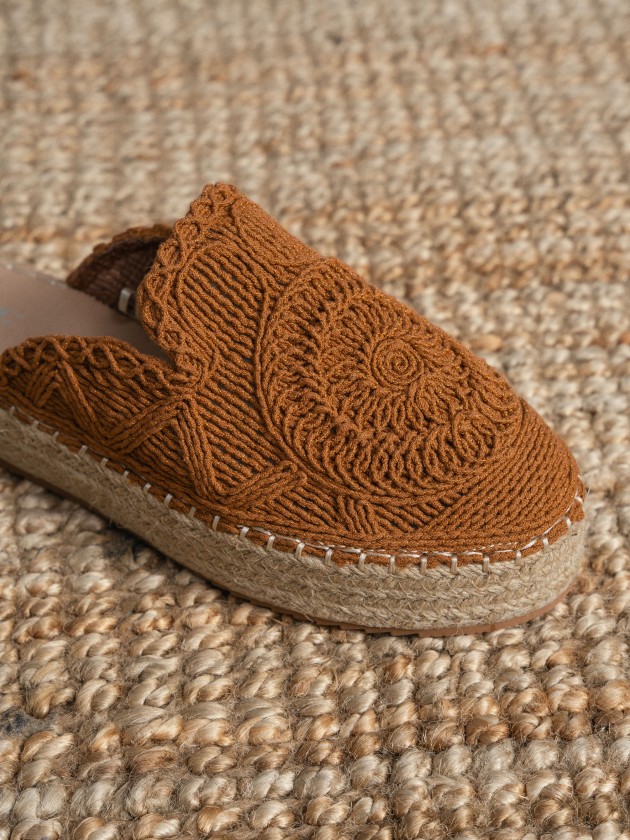 Embroidered clog Embroidered clog