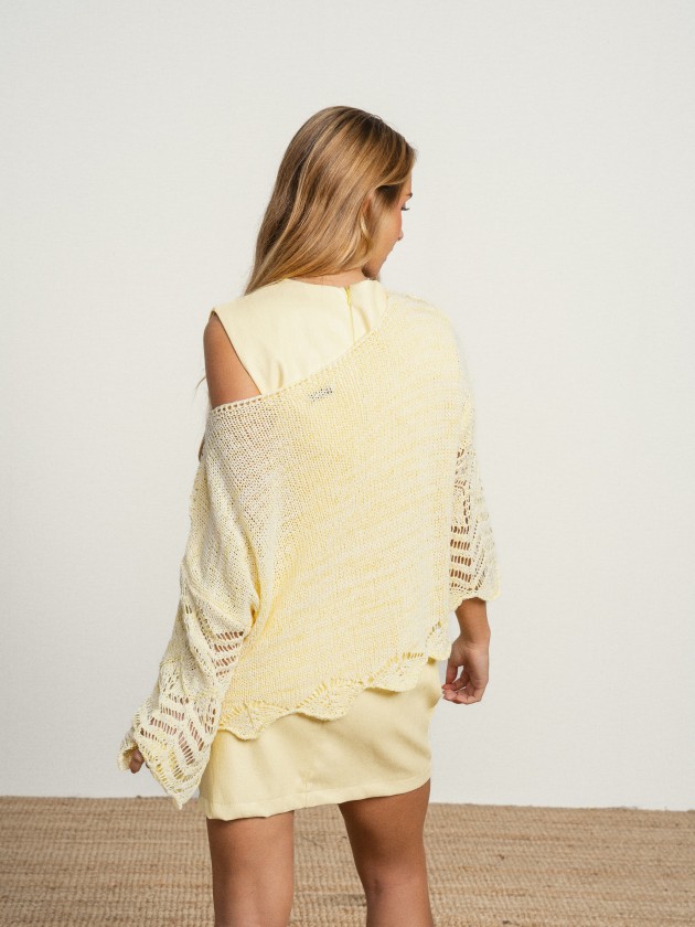 Embroidered top with bare shoulders Embroidered top with bare shoulders