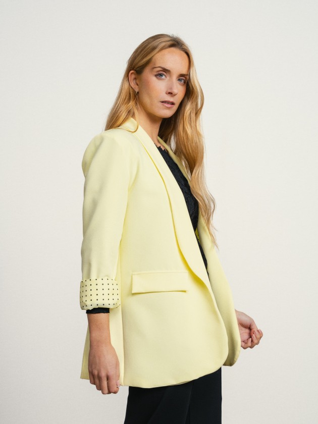Short-sleeved blazer with polka dots