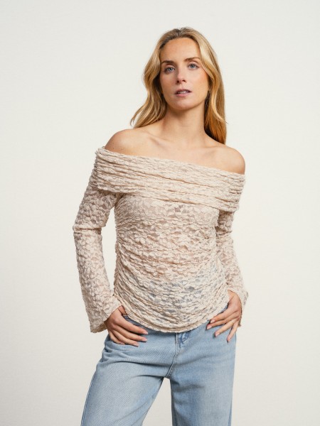 Off-the-shoulder lace camisole