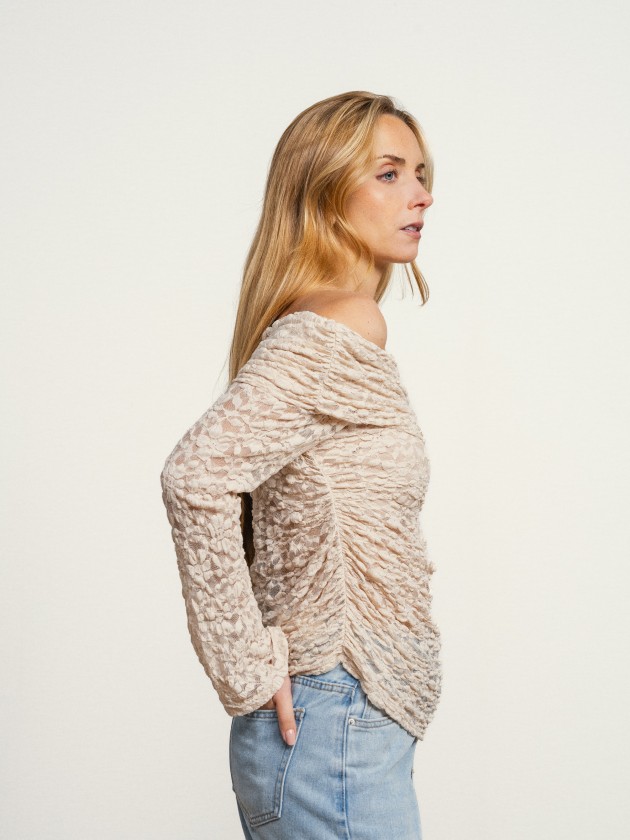 Off-the-shoulder lace camisole