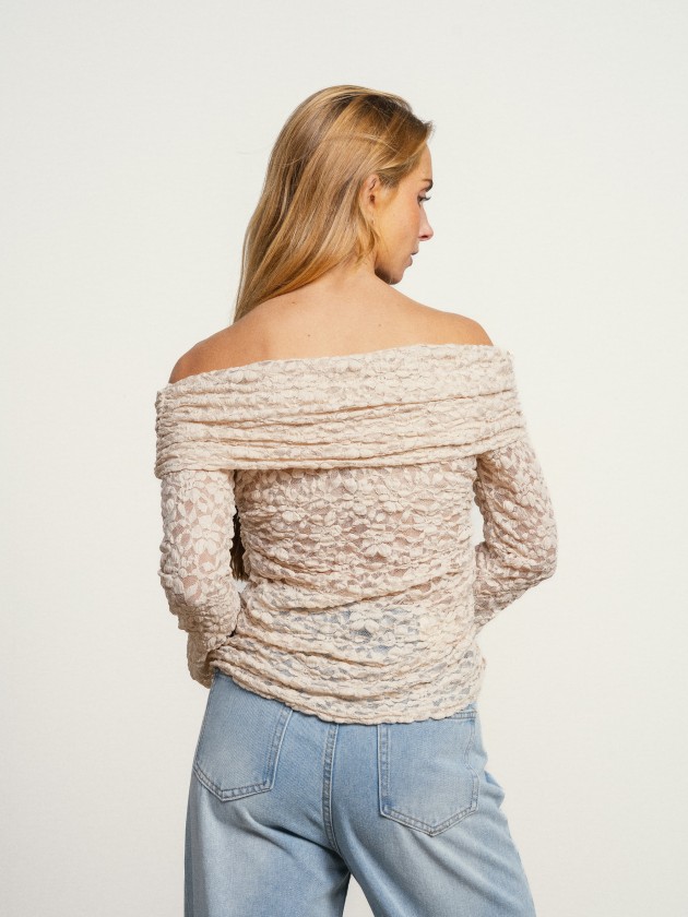 Off-the-shoulder lace camisole