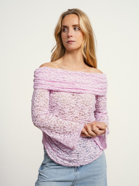 Off-the-shoulder lace camisole