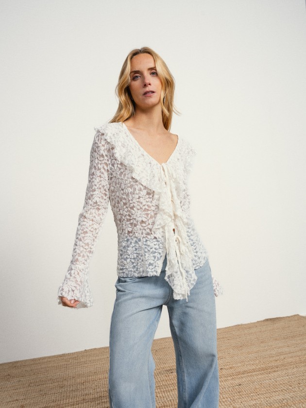 Coat with lace and bows