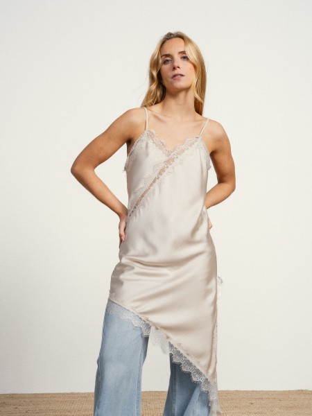 Robe asym�trique en satin