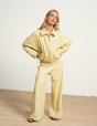 Amarelo