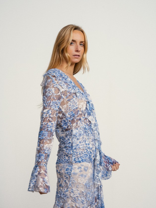 Coat with lace and bows