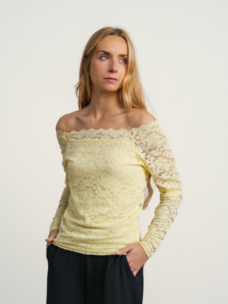 Off-the-shoulder lace camisole