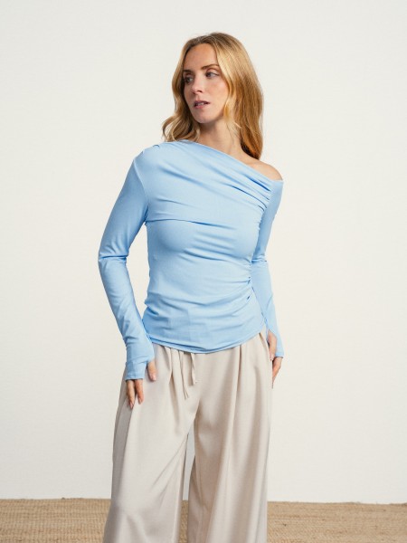 Asymmetrical top