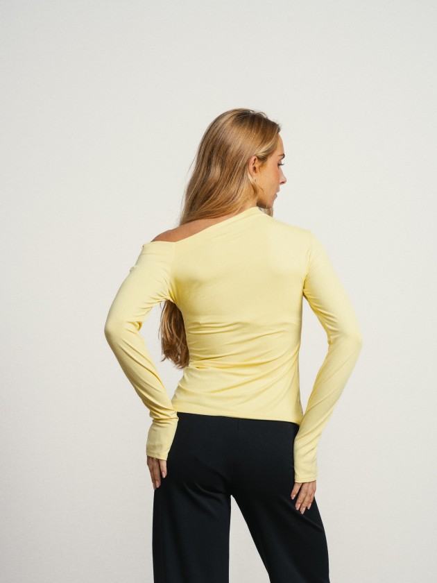 Asymmetrical top Asymmetrical top