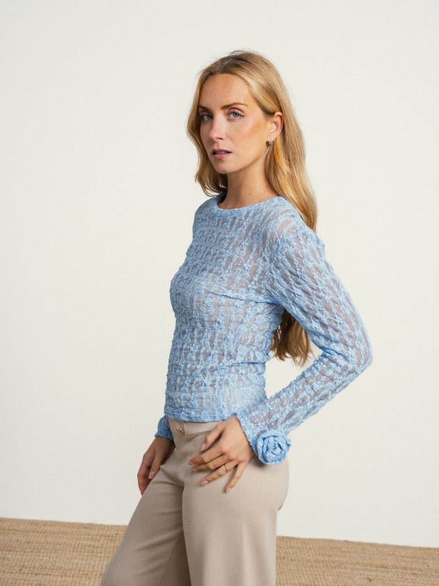Lace camisole with flowers on the sleeves Lace camisole with flowers on the sleeves