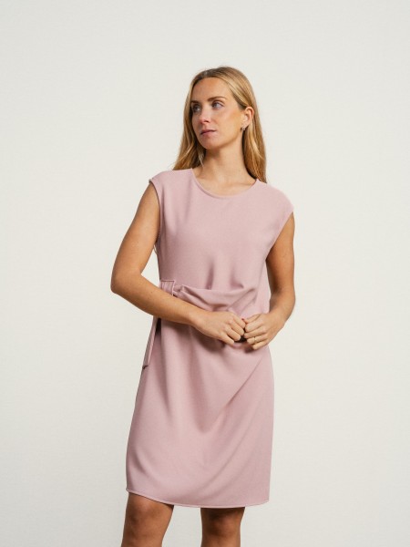 Midi dress with detail at the waist