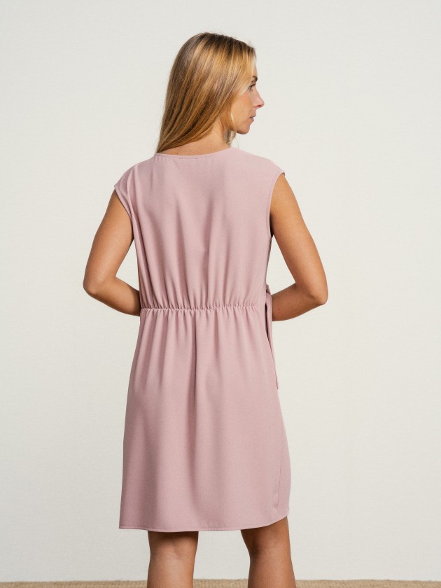 Midi dress with detail at the waist Midi dress with detail at the waist