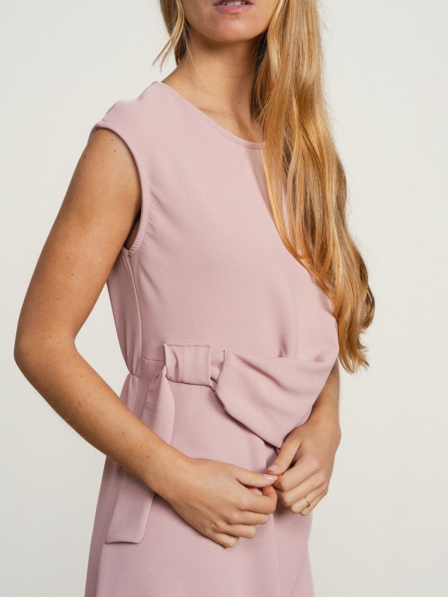 Midi dress with detail at the waist Midi dress with detail at the waist